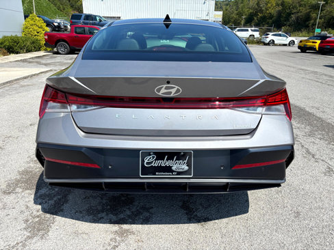 Used 2024 Hyundai Elantra Limited image 3