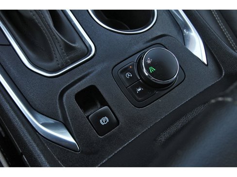 Used 2023 Chevrolet Traverse Premier image 34