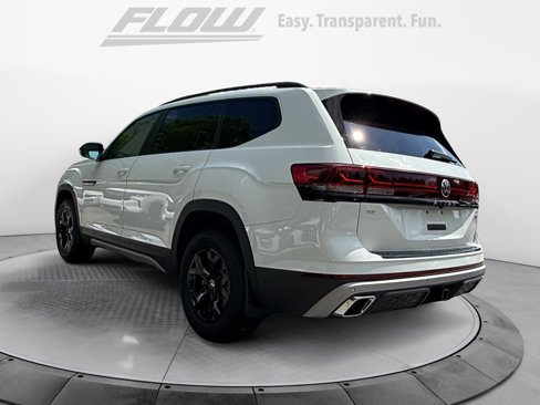 New 2025 Volkswagen Atlas Peak Edition SE image 5