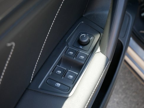 Certified 2024 Volkswagen Tiguan SE R-Line image 22