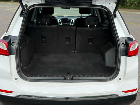 Used 2020 Chevrolet Equinox Premier w/ Premier Redline Edition image 18