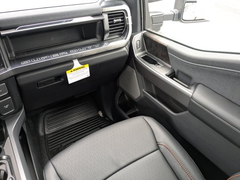 New 2026 Ford F250 Lariat w/ Black Appearance Package image 19