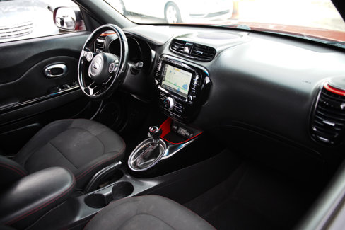 Used 2019 Kia Soul + image 17