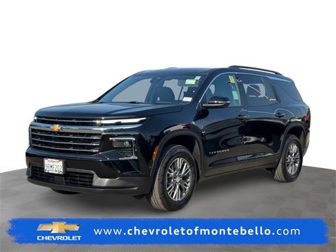 Used 2025 Chevrolet Traverse LT w/ Enhanced Driving Package image 1