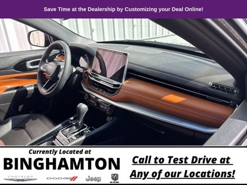 Used 2024 Jeep Compass Limited image 28