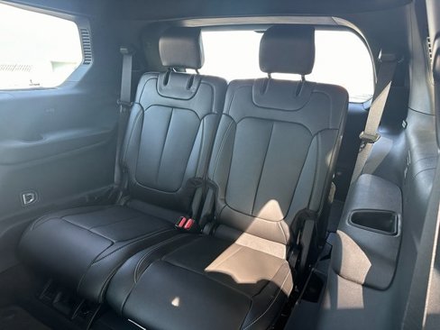 New 2025 Jeep Grand Cherokee L Limited w/ Black Appearance Package image 19