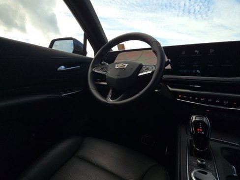 Used 2025 Cadillac XT4 Sport image 26