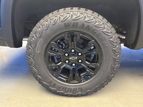 New 2026 Chevrolet Silverado 1500 ZR2 image 8