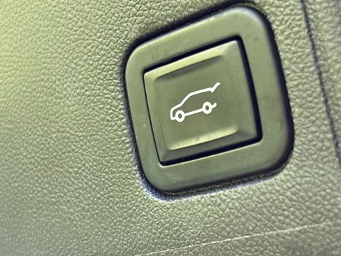 Used 2022 GMC Terrain SLE w/ Driver Convenience Package image 14
