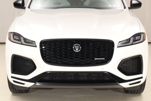 Used 2024 Jaguar F-PACE R-Dynamic S image 8