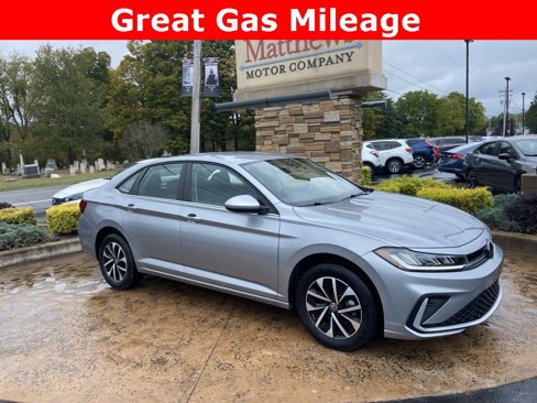 Used 2025 Volkswagen Jetta S image 1