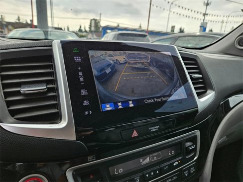 Used 2016 Honda Pilot Touring image 25