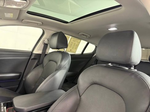 Used 2018 Kia Stinger Premium image 6