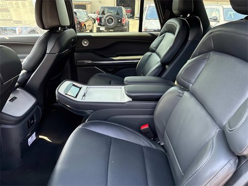 New 2025 Lincoln Navigator Reserve w/ Jet Appearance Package image 18