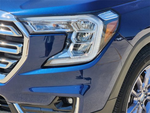 Used 2023 GMC Terrain SLT image 8