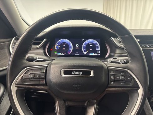Used 2022 Jeep Grand Cherokee L Limited image 19