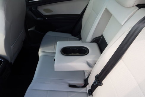 Used 2018 Volkswagen Tiguan SE image 18