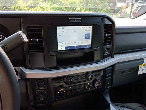 New 2025 Ford F450 XLT w/ XLT Value Package image 8