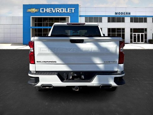 Used 2021 Chevrolet Silverado 1500 Custom w/ Custom Max Trailering Package image 4