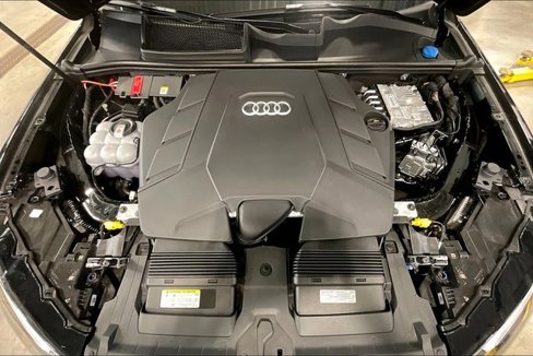 Certified 2025 Audi Q7 3.0T Premium w/ Convenience Package image 9