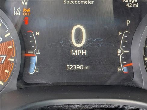 Used 2024 Jeep Compass Latitude image 11