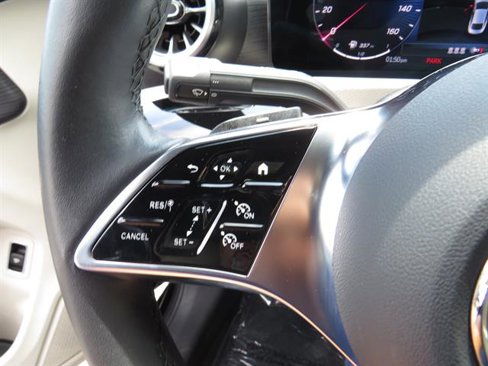 Used 2025 Mercedes-Benz CLA 250 4MATIC image 11