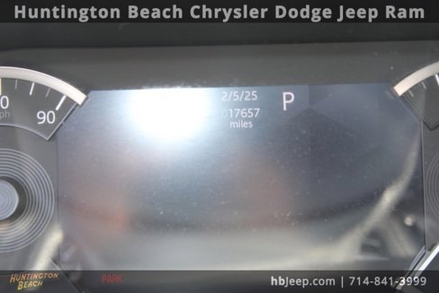 Used 2023 Land Rover Range Rover Velar R-Dynamic S image 26