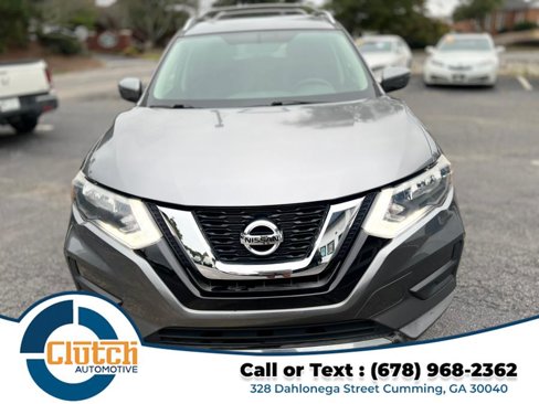 Used 2017 Nissan Rogue SV image 2