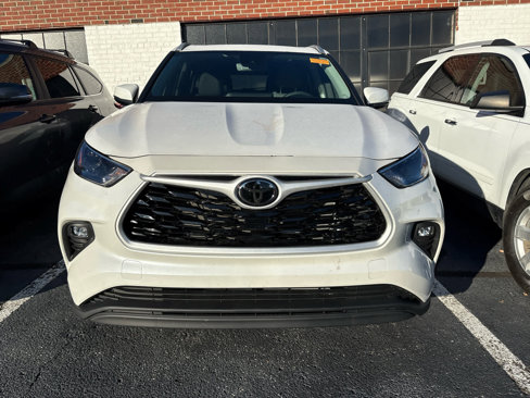 Used 2025 Toyota Highlander XLE image 9