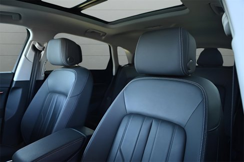 Used 2024 Audi Q8 e-tron Premium image 24