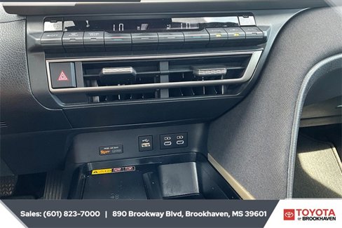 Used 2025 Toyota Camry LE image 22
