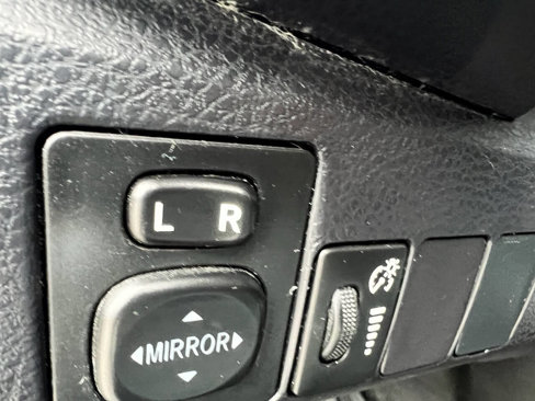 Used 2016 Toyota Corolla L image 17