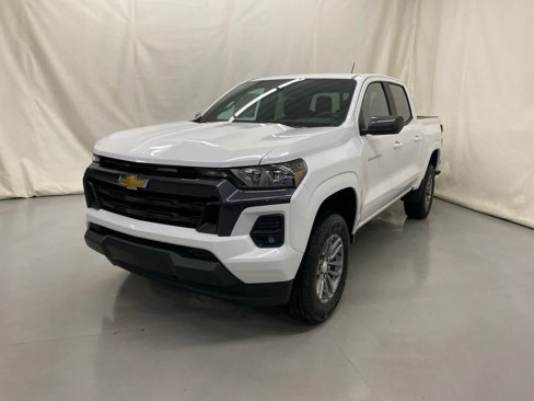 New 2024 Chevrolet Colorado LT w/ LT Convenience Package image 2