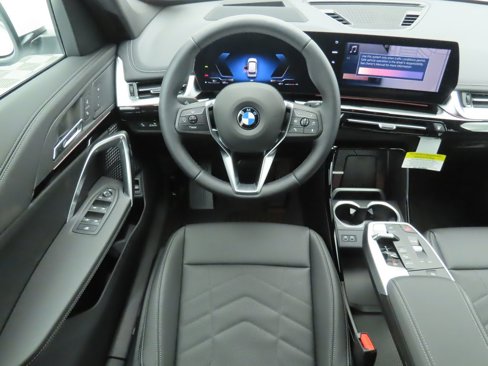 Used 2025 BMW X1 xDrive28i w/ Technology Package image 11