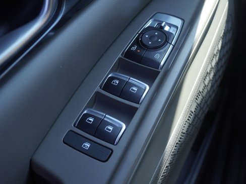 Used 2025 Kia Carnival LXS image 14