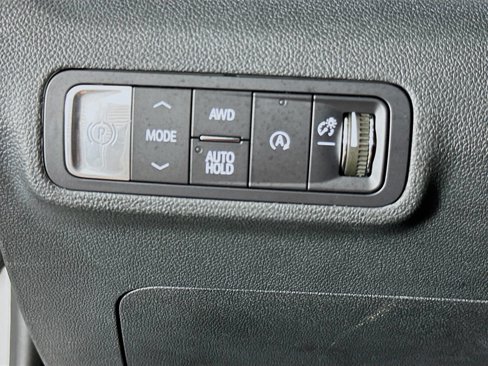 Used 2025 GMC Terrain Elevation image 17