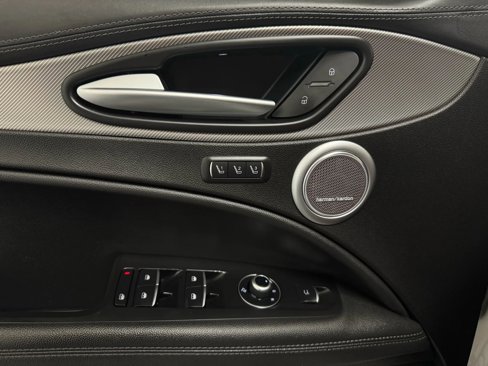 Used 2022 Alfa Romeo Stelvio Veloce image 23