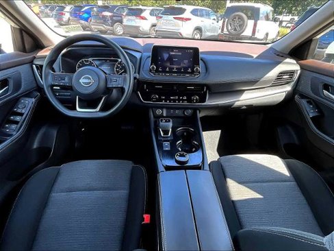Certified 2022 Nissan Rogue SV image 21