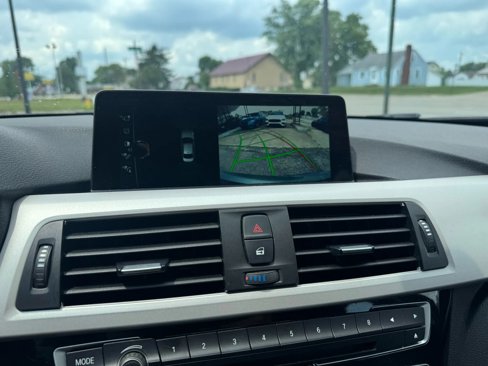 Used 2017 BMW 320i xDrive Sedan image 15