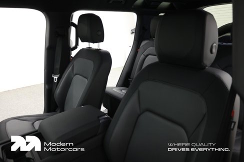 Used 2024 Land Rover Defender 110 X-Dynamic SE image 21