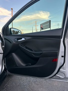 Used 2015 Ford Focus SE image 11