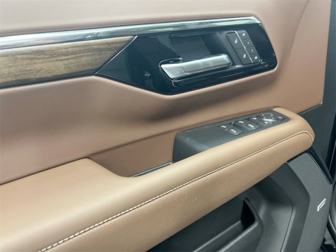 New 2026 Chevrolet Suburban High Country image 22