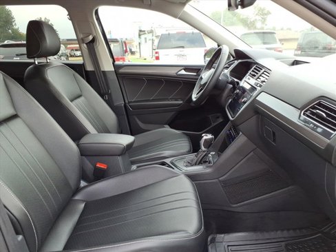 Used 2024 Volkswagen Tiguan SE image 15