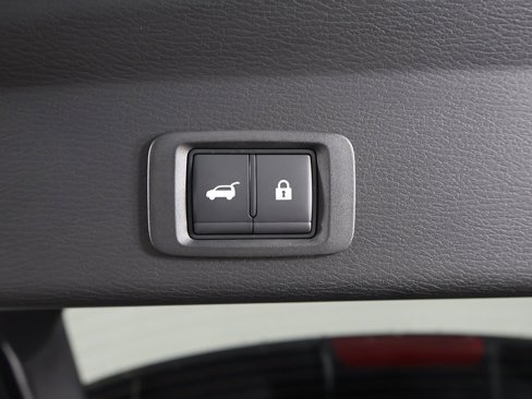 New 2025 Mitsubishi Outlander SE image 48
