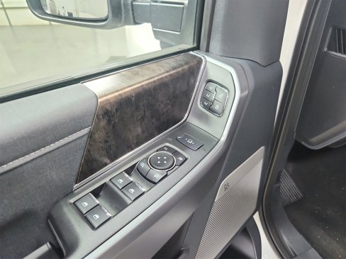 New 2025 Ford F250 Lariat w/ Black Appearance Package image 39