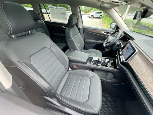New 2025 Volkswagen Atlas SEL image 25