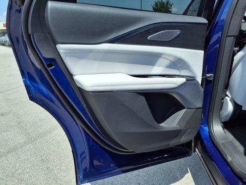 Used 2025 Cadillac Lyriq Sport image 33