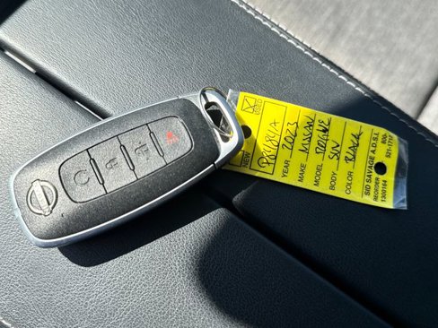 Used 2023 Nissan Rogue SV image 3