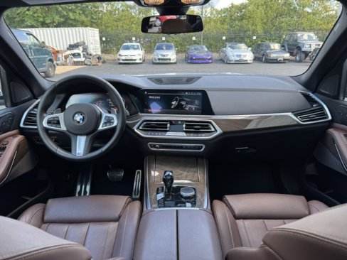Used 2019 BMW X5 xDrive50i w/ M Sport Package image 23