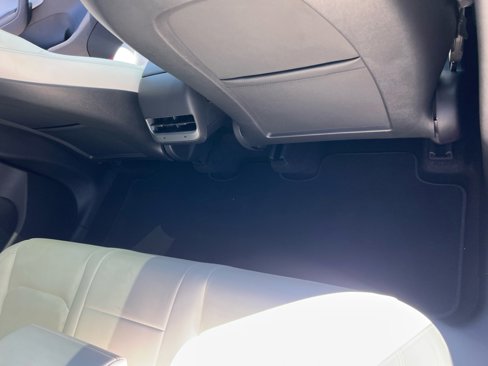Used 2021 Tesla Model Y Long Range image 16